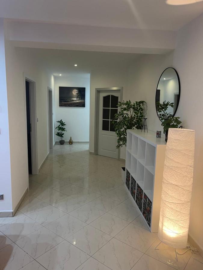 Ahava Apartment *